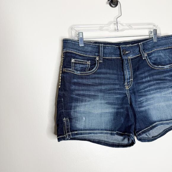 BKE Culture Mid Rise Stretch Distressed Denim Shorts VTG Y2K Women’s Size 32 - Picture 2 of 9